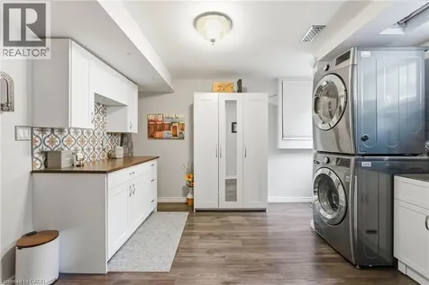 5203 Cedarbrook Crescent Burlington ON L7L 3P9
