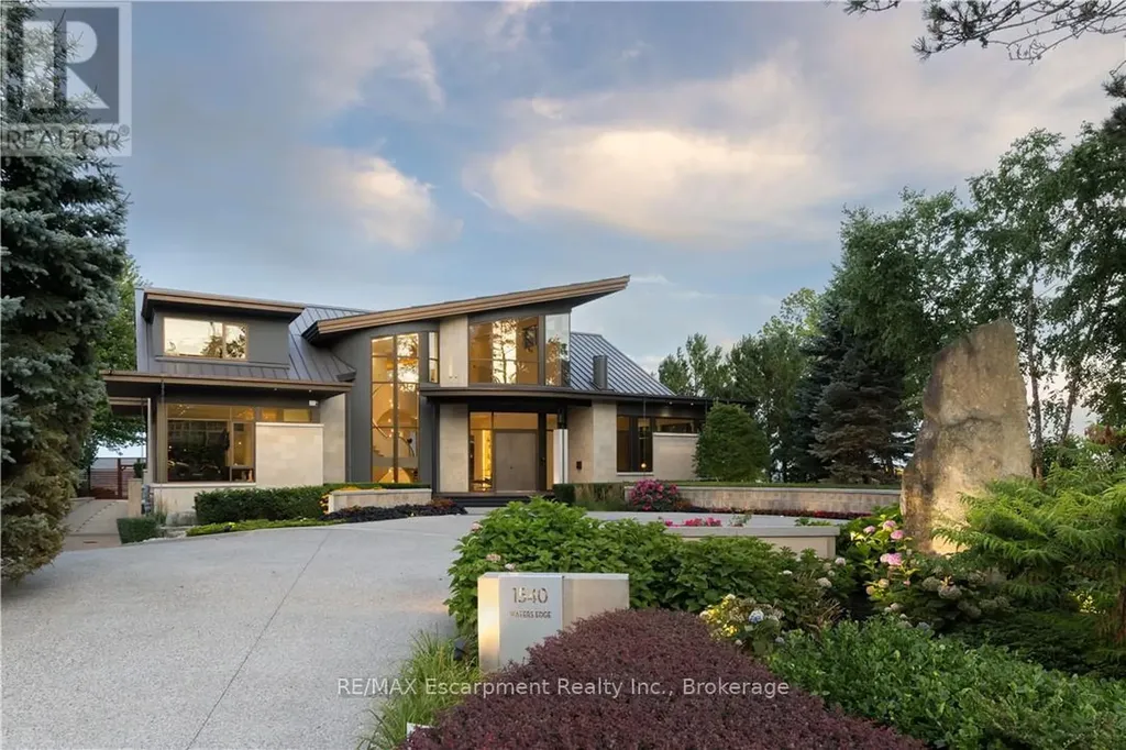 1540 Watersedge Road Mississauga (clarkson) ON L5J 1A4