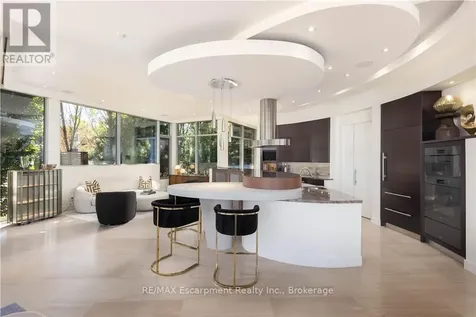 1540 Watersedge Road Mississauga (clarkson) ON L5J 1A4