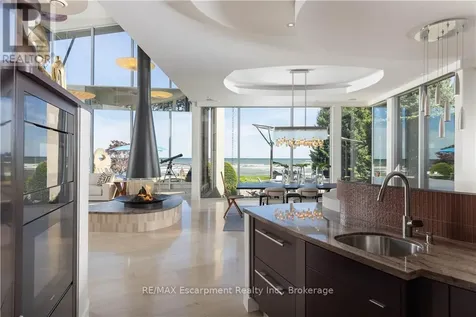 1540 Watersedge Road Mississauga (clarkson) ON L5J 1A4