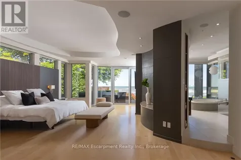 1540 Watersedge Road Mississauga (clarkson) ON L5J 1A4