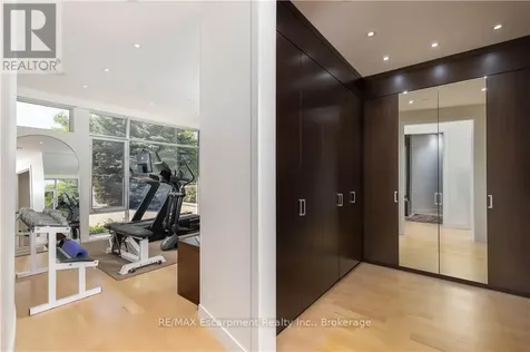 1540 Watersedge Road Mississauga (clarkson) ON L5J 1A4