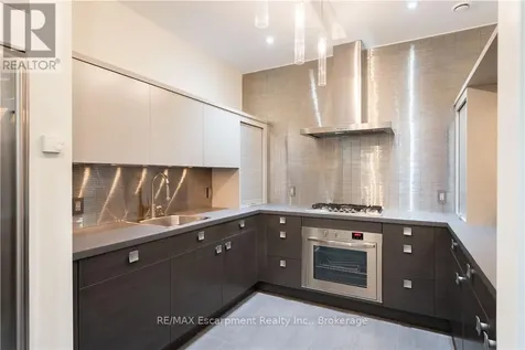 1540 Watersedge Road Mississauga (clarkson) ON L5J 1A4