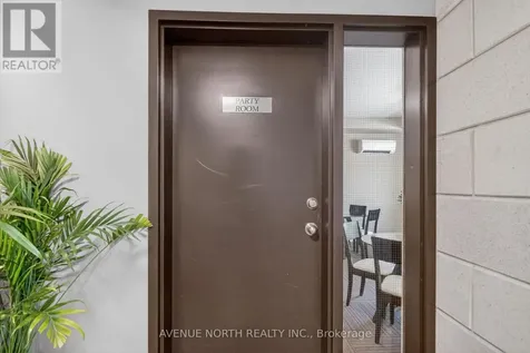 323 Winona Avenue Ottawa ON K1Z 5H3