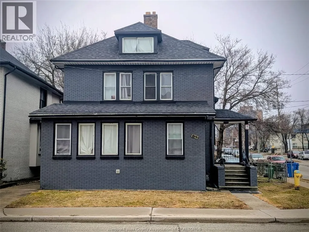 61 Giles Boulevard East Windsor ON N9A 4B8