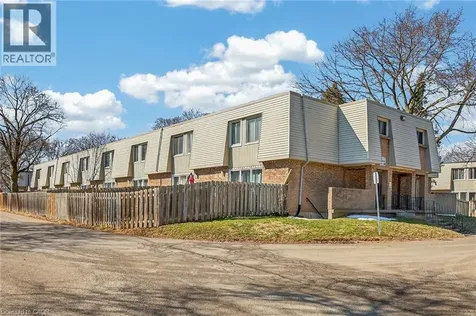17 Old Pine Trail St. Catharines ON L2M 6P9