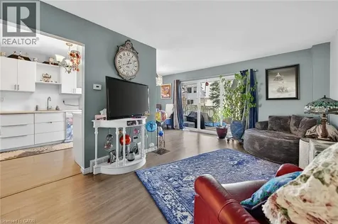 17 Old Pine Trail St. Catharines ON L2M 6P9