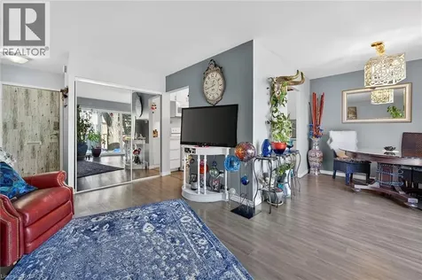 17 Old Pine Trail St. Catharines ON L2M 6P9