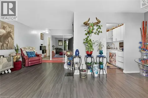 17 Old Pine Trail St. Catharines ON L2M 6P9