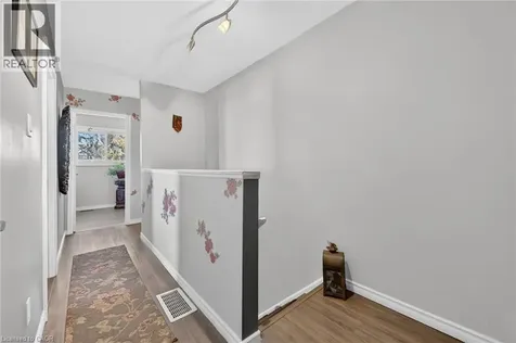 17 Old Pine Trail St. Catharines ON L2M 6P9