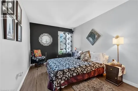 17 Old Pine Trail St. Catharines ON L2M 6P9