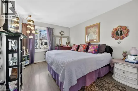 17 Old Pine Trail St. Catharines ON L2M 6P9