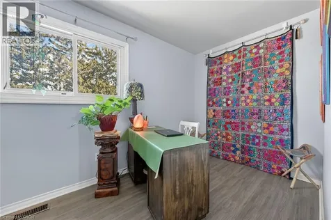 17 Old Pine Trail St. Catharines ON L2M 6P9