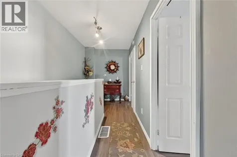 17 Old Pine Trail St. Catharines ON L2M 6P9
