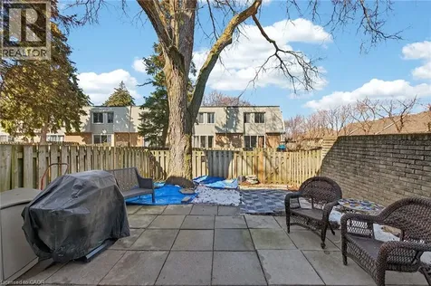 17 Old Pine Trail St. Catharines ON L2M 6P9