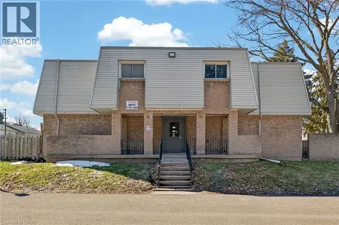 17 Old Pine Trail St. Catharines ON L2M 6P9