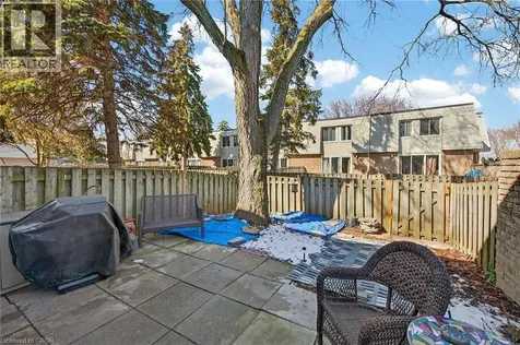 17 Old Pine Trail St. Catharines ON L2M 6P9