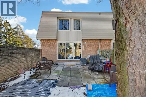 17 Old Pine Trail St. Catharines ON L2M 6P9