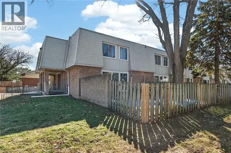 17 Old Pine Trail St. Catharines ON L2M 6P9