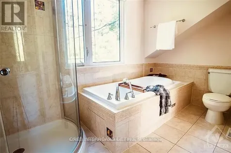 2077 Palmer Avenue Ottawa ON K1H 5Z3