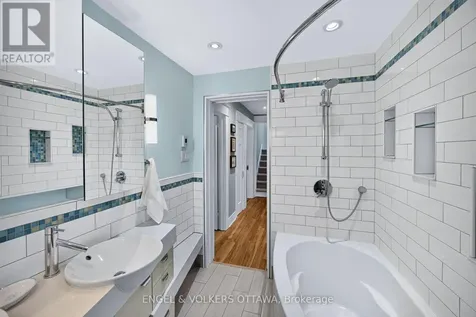 516 Queen Elizabeth Drive Ottawa ON K1S 3N4