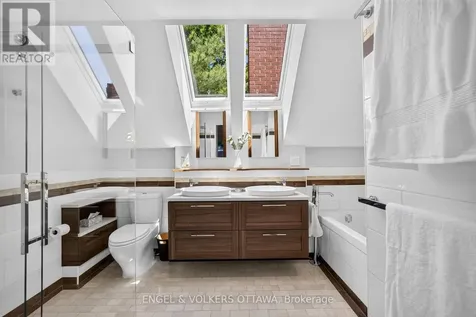 516 Queen Elizabeth Drive Ottawa ON K1S 3N4