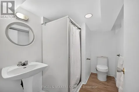 516 Queen Elizabeth Drive Ottawa ON K1S 3N4