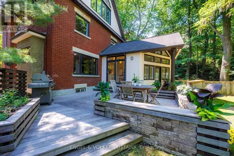 516 Queen Elizabeth Drive Ottawa ON K1S 3N4