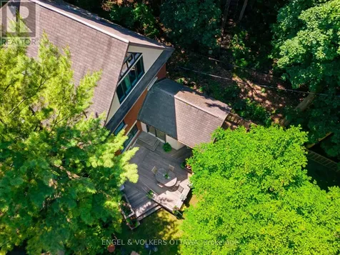 516 Queen Elizabeth Drive Ottawa ON K1S 3N4