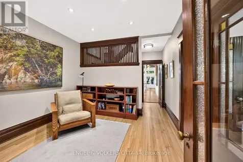 516 Queen Elizabeth Drive Ottawa ON K1S 3N4