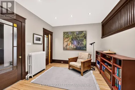516 Queen Elizabeth Drive Ottawa ON K1S 3N4