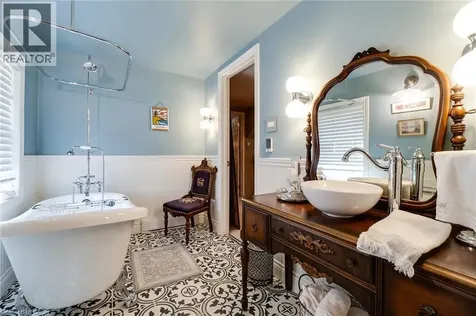 230 Sydney Street Kitchener ON N2G 3V7