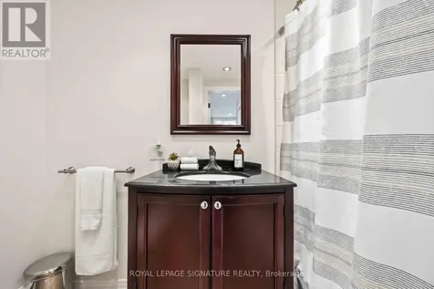 2366 Queen Street East Toronto (the Beaches) ON M4E 1H4