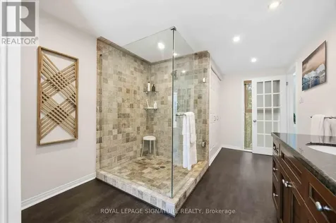 2366 Queen Street East Toronto (the Beaches) ON M4E 1H4