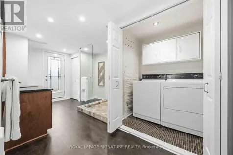2366 Queen Street East Toronto (the Beaches) ON M4E 1H4