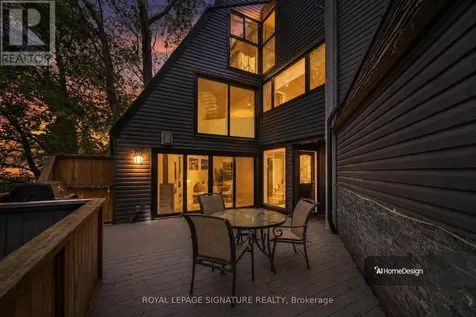 2366 Queen Street East Toronto (the Beaches) ON M4E 1H4