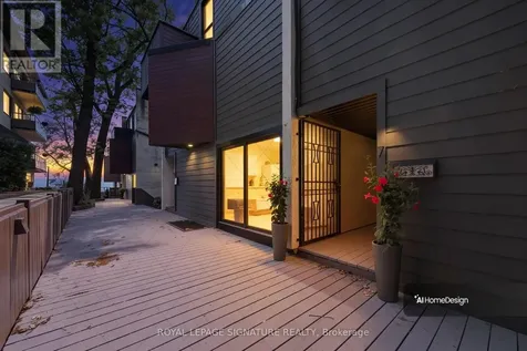 2366 Queen Street East Toronto (the Beaches) ON M4E 1H4