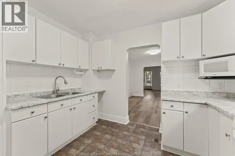 1215 Lincoln Road Windsor ON N8Y 2H9