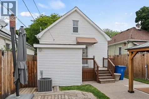 1215 Lincoln Road Windsor ON N8Y 2H9
