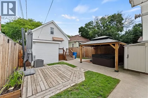 1215 Lincoln Road Windsor ON N8Y 2H9