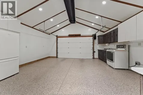 1215 Lincoln Road Windsor ON N8Y 2H9