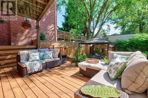 75 Hillside Drive Toronto (broadview North) ON M4K 2M5
