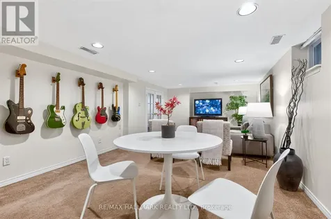 75 Hillside Drive Toronto (broadview North) ON M4K 2M5