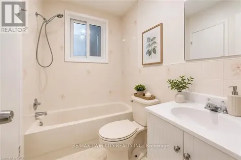 543 Glen Forrest Boulevard Waterloo ON N2L 4J3