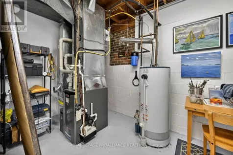 733 Stewart Boulevard Brockville ON K6V 5T4