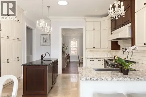 2073 Deramore Drive Oakville ON L6J 2P7
