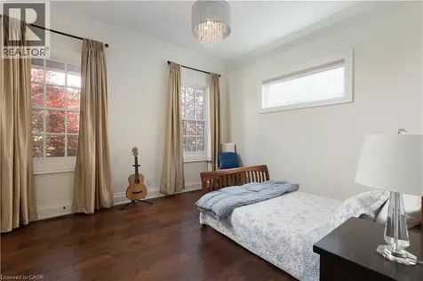2073 Deramore Drive Oakville ON L6J 2P7