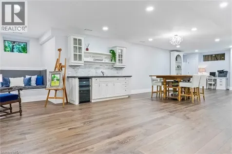 2073 Deramore Drive Oakville ON L6J 2P7