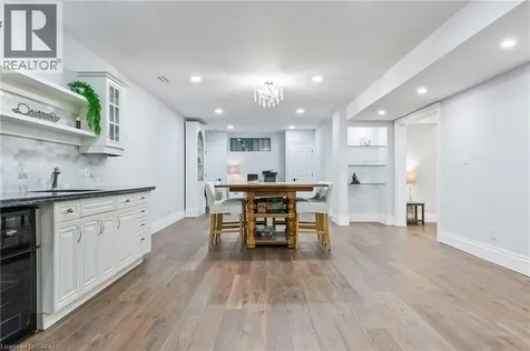 2073 Deramore Drive Oakville ON L6J 2P7
