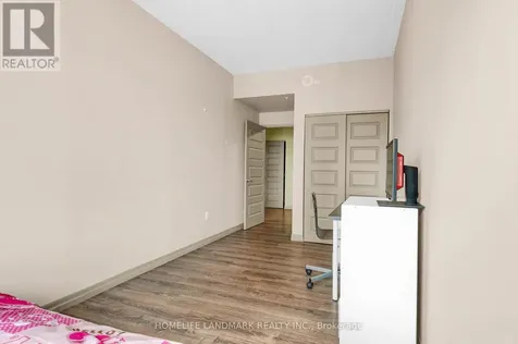 8 Hickory Street West Waterloo ON N2L 3H6